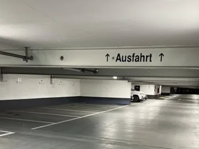 Flughafen-Parkplatz von Park2Travel (Shuttle-Service) | Parkhaus