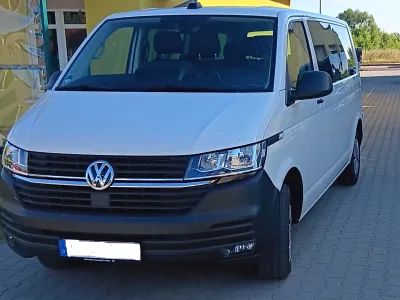 Flughafen-Parkplatz von Schlau Parken (Shuttle-Service) | Freifläche