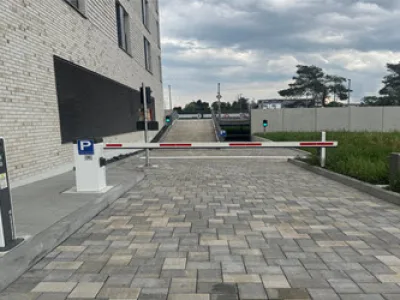 Flughafen-Parkplatz von Parkdeck Hotel (Shuttle-Service) | Freifläche