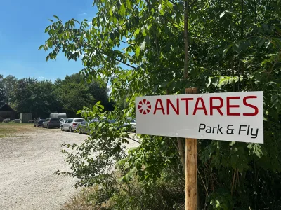 Flughafen-Parkplatz von Antares Park & Fly (Shuttle-Service) | Freifläche