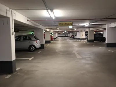 Flughafen-Parkplatz von Grand Park (Shuttle-Service) | Tiefgarage