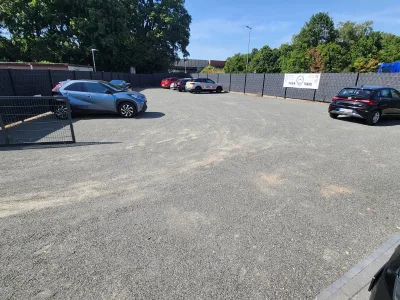 Flughafen-Parkplatz von Park & Travel (Valet-Service) | Freifläche