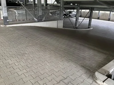 Flughafen-Parkplatz von Skyline Parken - P1 (Shuttle-Service) | Parkhaus