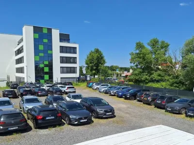 Flughafen-Parkplatz von ParkCool (Shuttle-Service) | Freifläche