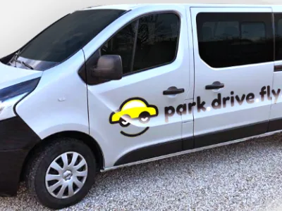 Flughafen-Parkplatz von Park Drive Fly (Shuttle-Service) | Freifläche
