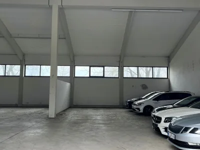 Flughafen-Parkplatz von Park Oase (Valet Service) | Parkhalle