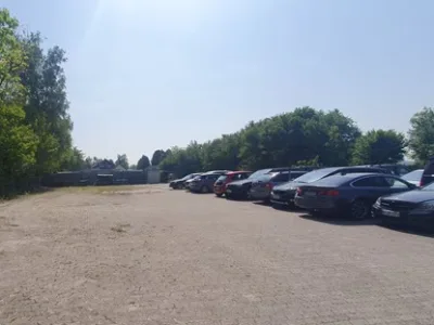 Flughafen-Parkplatz von Premium (Valet Service) | Freifläche
