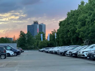 Flughafen-Parkplatz von Parkdeck Nord (Shuttle-Service) | Stuttgart Flughafen Parker