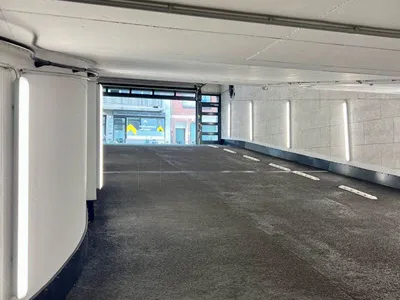 Flughafen-Parkplatz von ParkOase (Valet-Service) | Tiefgarage