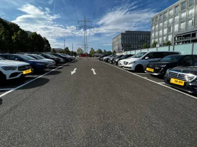 Flughafen-Parkplatz von Park2Travel (Shuttle-Service) | Freifläche