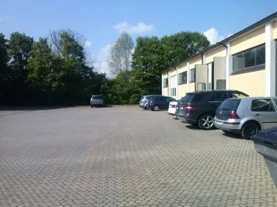 Flughafen-Parkplatz von Park Oase (Valet Service) | Parkhalle
