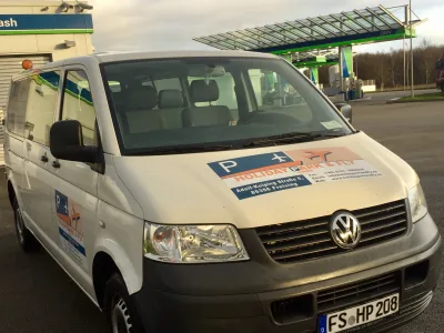 Flughafen-Parkplatz von Park Oase (Shuttle-Service) | Freifläche