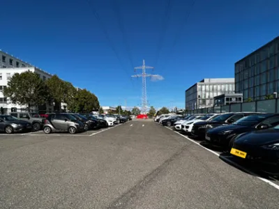 Flughafen-Parkplatz von Park2Travel (Shuttle-Service) | Freifläche