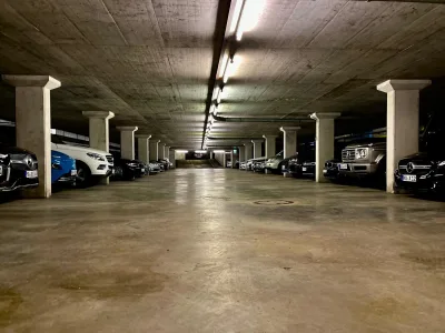 Flughafen-Parkplatz von P10 Tiefgarage (Shuttle-Service) | Stuttgart Flughafen Parker