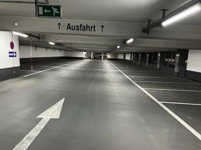 Flughafen-Parkplatz von Park2Travel (Shuttle-Service) | Parkhaus