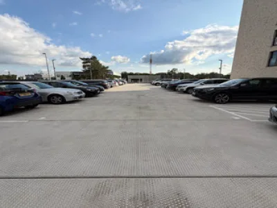 Flughafen-Parkplatz von Parkdeck Hotel (Shuttle-Service) | Freifläche
