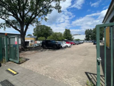 Flughafen-Parkplatz von VOPI Park & Fly (Shuttle-Service) | Freifläche