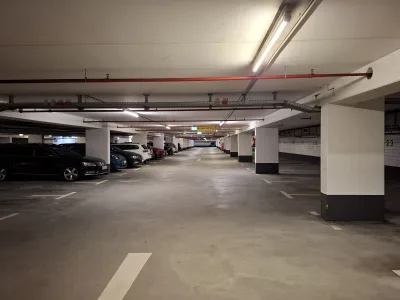 Flughafen-Parkplatz von Grand Park (Shuttle-Service) | Tiefgarage
